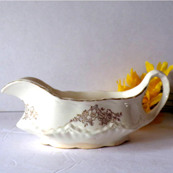 Homer Laughlin Other - Homer Laughlin Vintage Gravy Boat G46N8